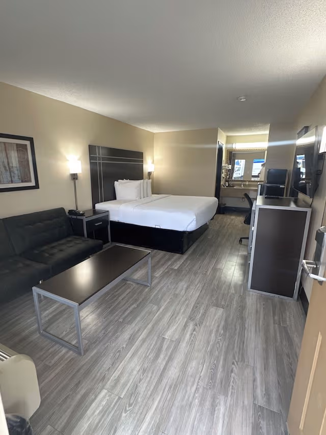 Standard Room, 1 King Bed, Non Smoking