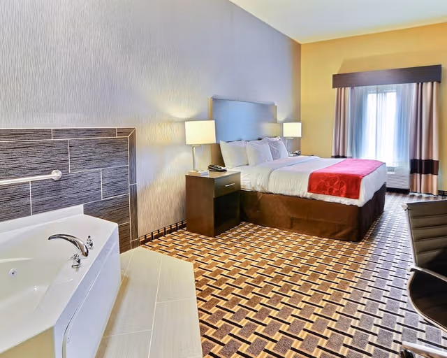 Suite, 1 King Bed with Sofa bed, Accessible, Non Smoking