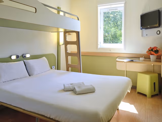 Triple Room, Multiple Beds