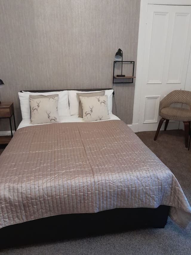 Basic Double Room, Ensuite (Room 4)