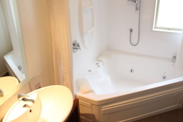 Standard Studio, Non Smoking, Kitchenette (King Studio with Spa)