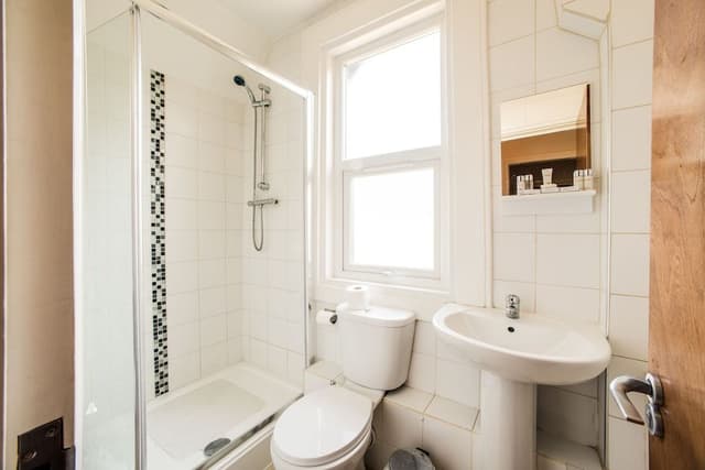 Cozy Double Room (Shared Bathroom)