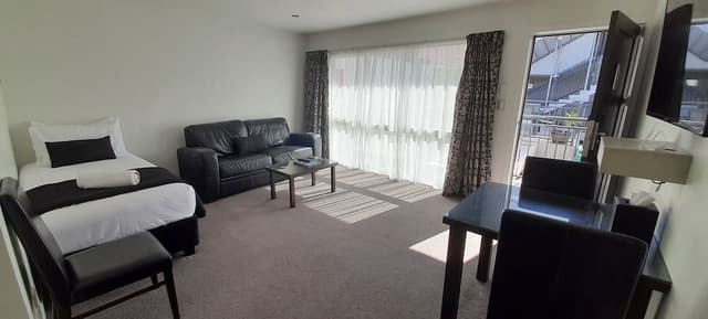 One Bedroom (3 Adults)