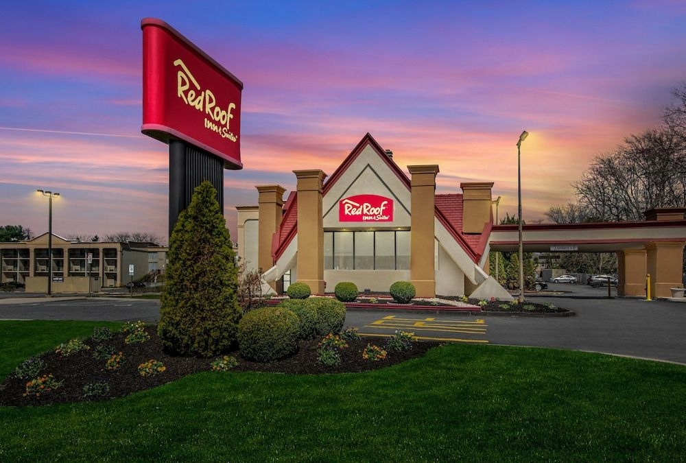 Red Roof Inn & Suites Newark - University2