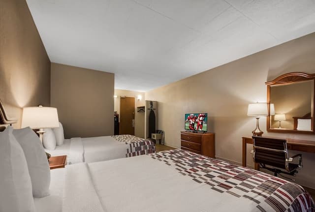 Deluxe Room, 2 Queen Beds, Non Smoking