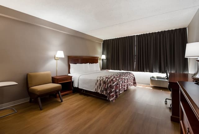 Suite, 1 King Bed, Non Smoking, Jetted Tub