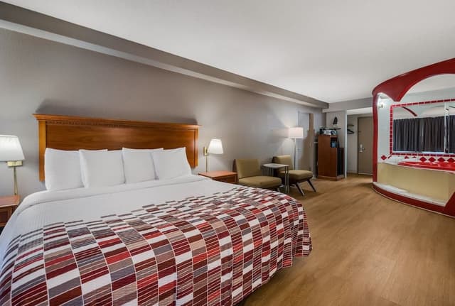 Suite, 1 King Bed, Non Smoking, Jetted Tub