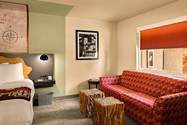 Deluxe Room, 1 King Bed, Mountain View (Trailhead)
