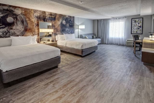 Studio, 2 Queen Beds (Hearing Accessible)