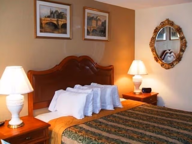 Deluxe Room, 1 King Bed