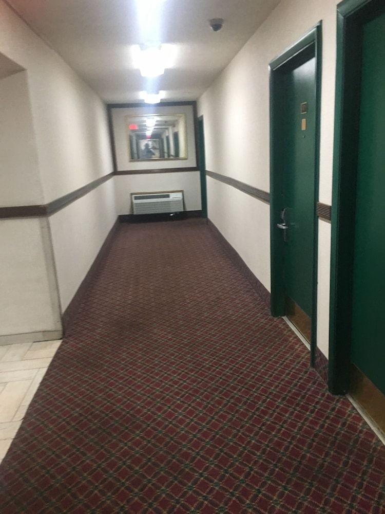 A Victory Hotel - Southfield0