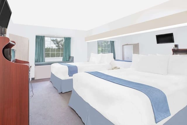 Room, 2 Queen Beds, Accessible, Non Smoking