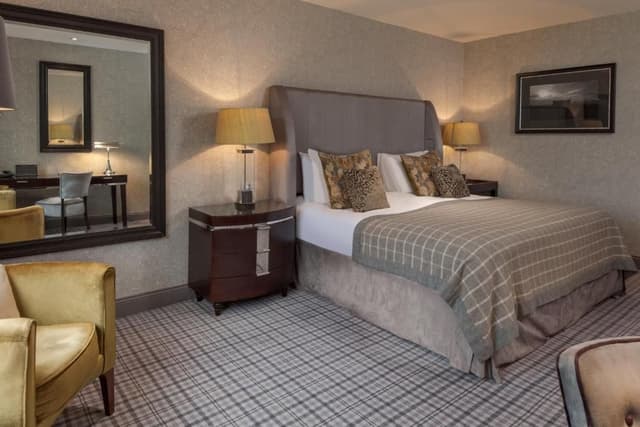 Superior King Room