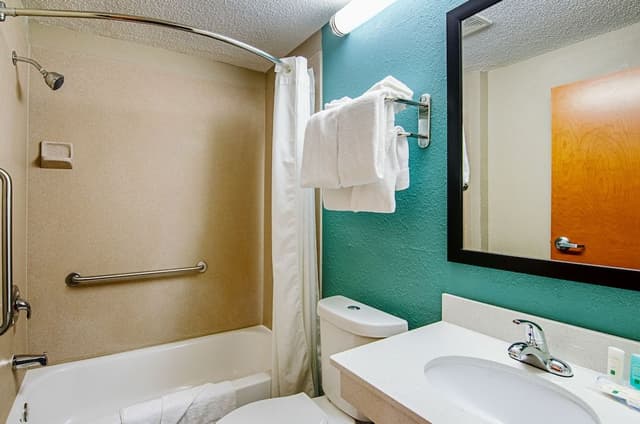 Standard Room, 2 Queen Beds, Non Smoking