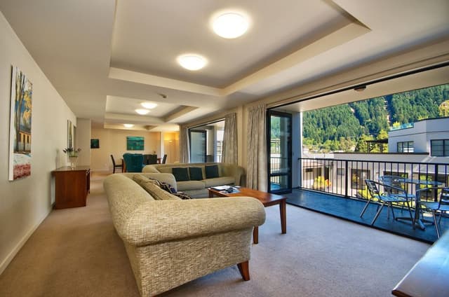 3 Bedroom, 3 Bathroom Mountain View Apartment