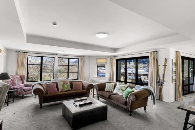 3 Bedroom, 3 Bathroom Mountain View Apartment