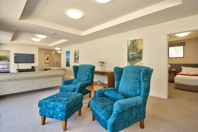 3 Bedroom, 3 Bathroom Mountain View Apartment