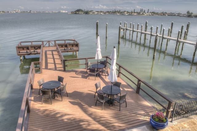 Executive Suite, 1 King Bed (Waterfront)
