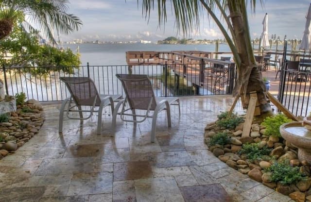 Room, 1 King Bed, Garden Area (Waterfront)