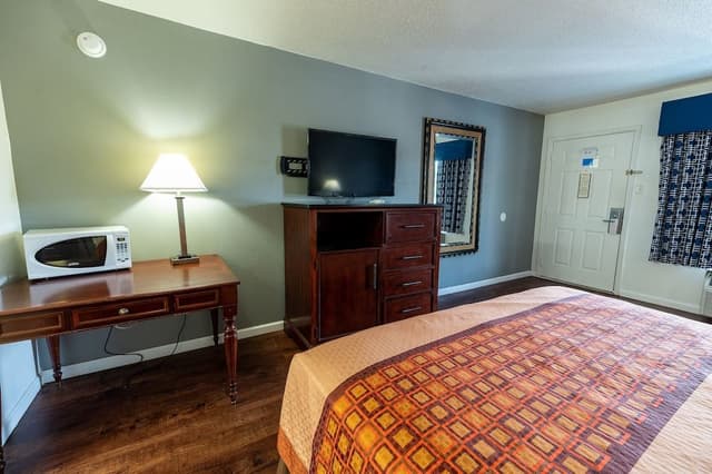 Standard Room, 1 King Bed, Smoking