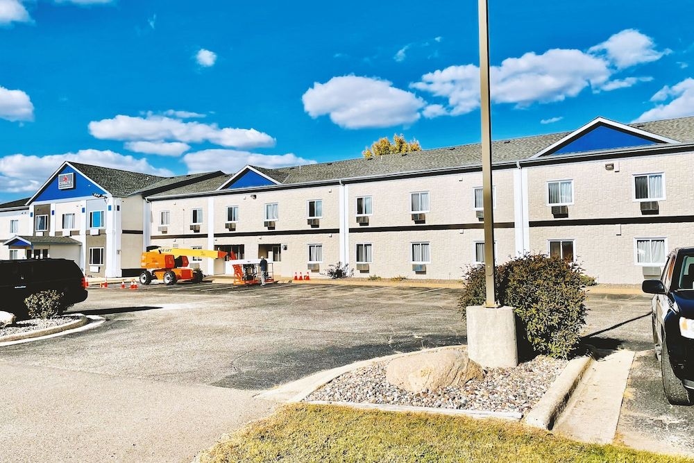 Americas Best Value Inn & Suites0