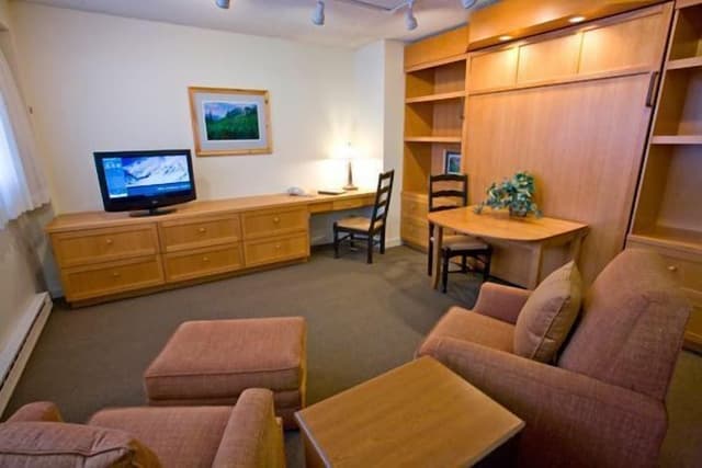 Economy Studio