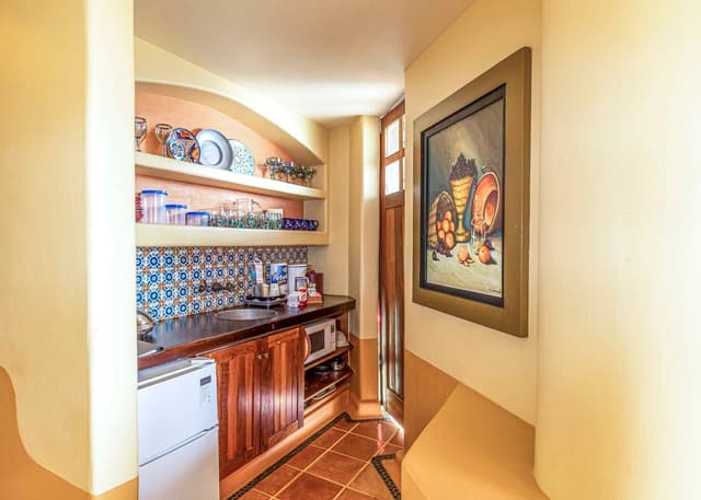 2 BEDROOM OCEAN VIEW 1 KING 1TWIN 1DOUBLE STE