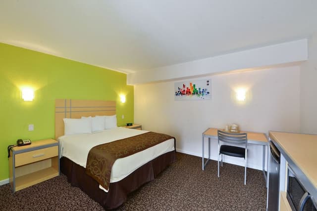 Standard Room, 1 Queen Bed