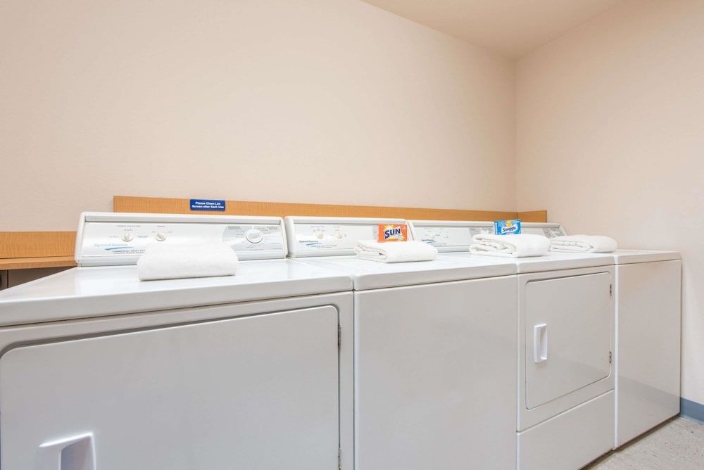 Microtel Inn & Suites by Wyndham Altus2