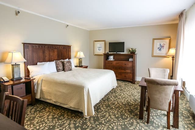 Room, Non Smoking, Private Bathroom (King Room)