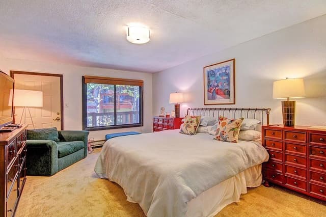 Condo, 2 Bedrooms