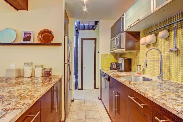 Condo, 2 Bedrooms