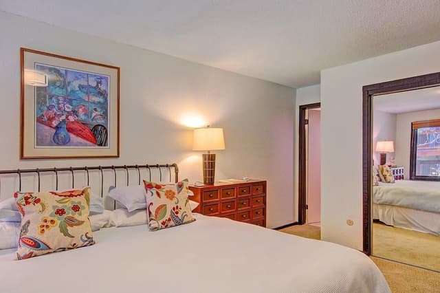 Condo, 2 Bedrooms