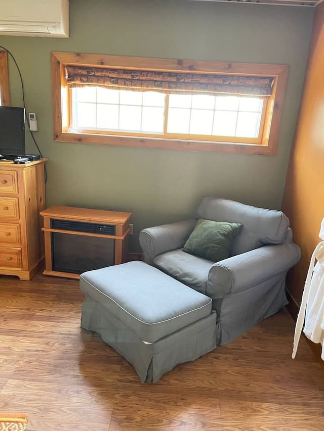 Suite, Private Bathroom