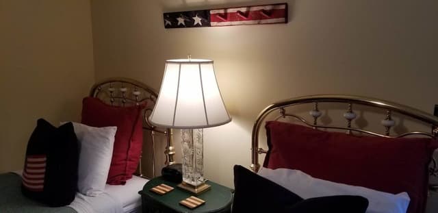 Lilly Irene Room, 2 Twin Beds, Private Bathroom