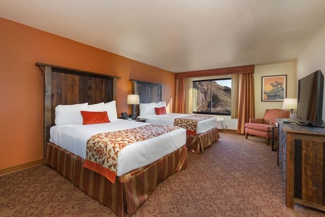 Deluxe Double Room, 2 Queen Beds, Lake View