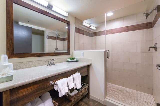 Deluxe Double Room, 2 Queen Beds, Lake View