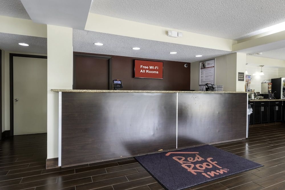 Red Roof Inn Charlottesville3