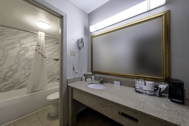 Superior Room, 1 King Bed (Smoke Free)