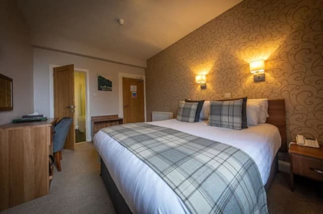 Double Room, 1 King Bed, Ensuite, Sea View