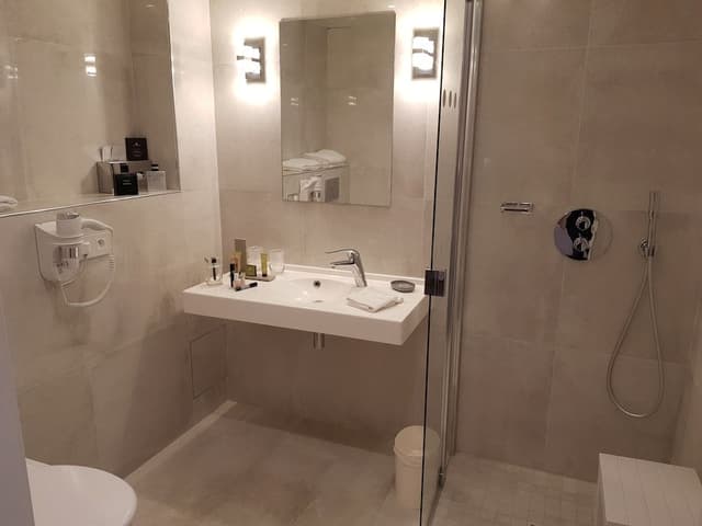 6-chambre sur patio