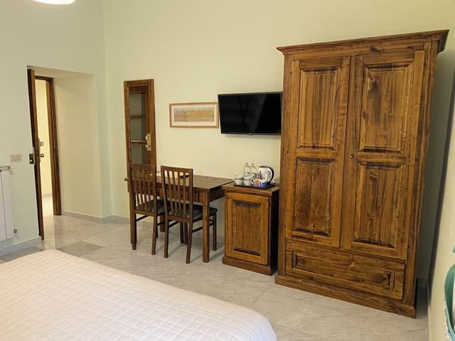 Double Room, 1 Queen Bed