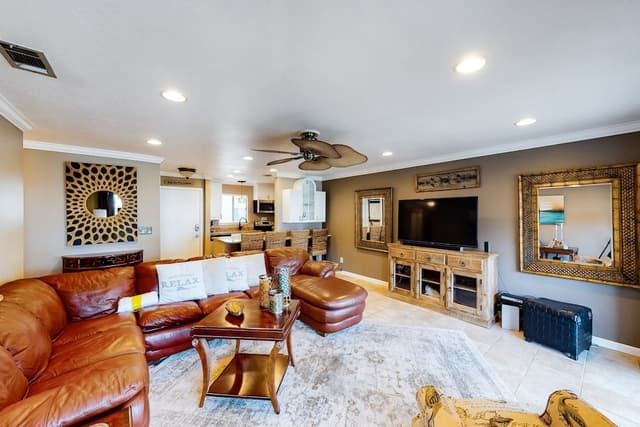 Condo, 2 Bedrooms