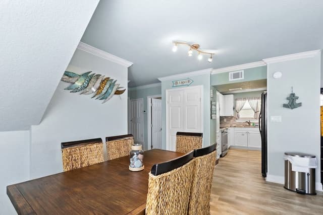 Condo, 3 Bedrooms