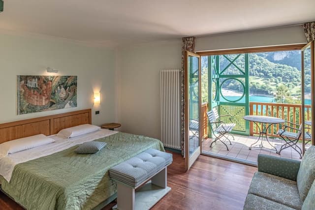 Studio, Kitchenette, Lake View