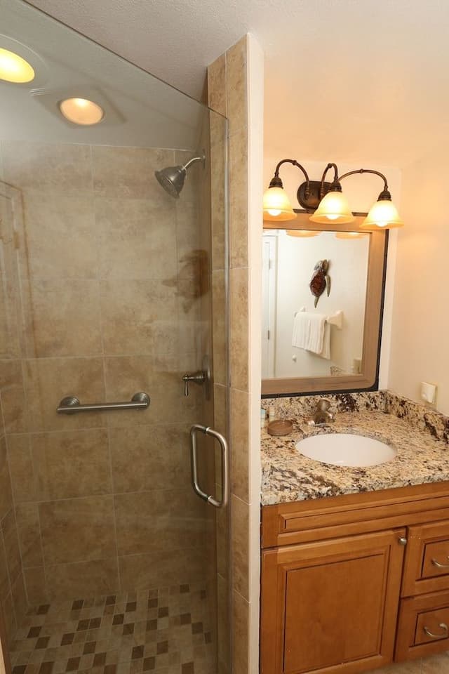 Condo, 2 Bedrooms, Beachfront