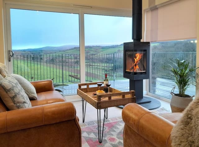 Luxury Cabin, Ensuite (Lew Valley Lodge)