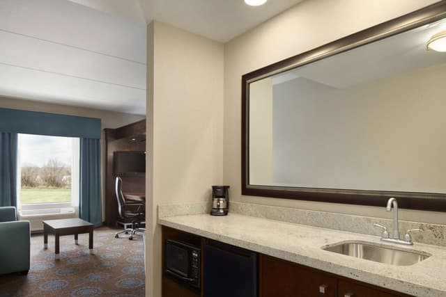 2 QUEEN BEDS STUDIO SUITE NONSMOKING