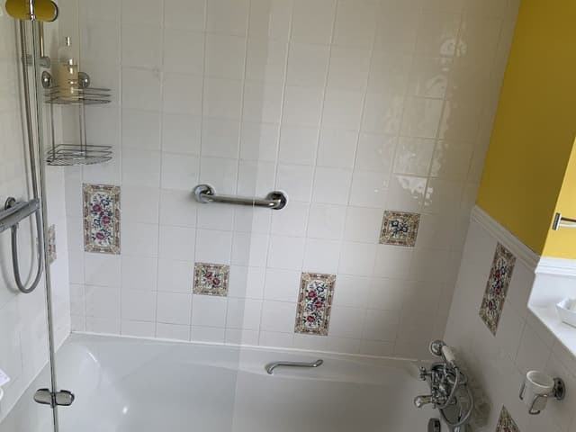 Single Room, Private Bathroom