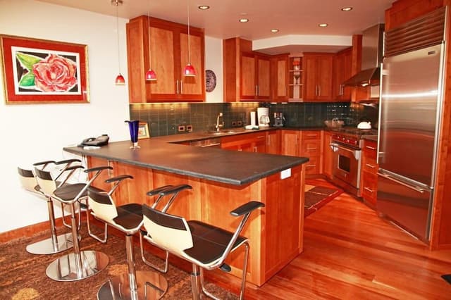Condo, 3 Bedrooms, 2 Bathrooms